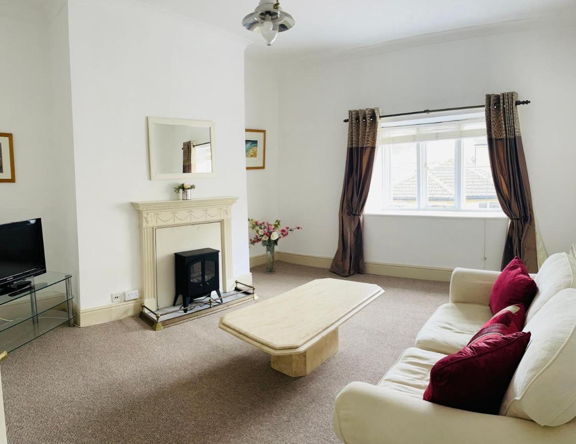 Alexander House Apartamento Corsham Exterior foto