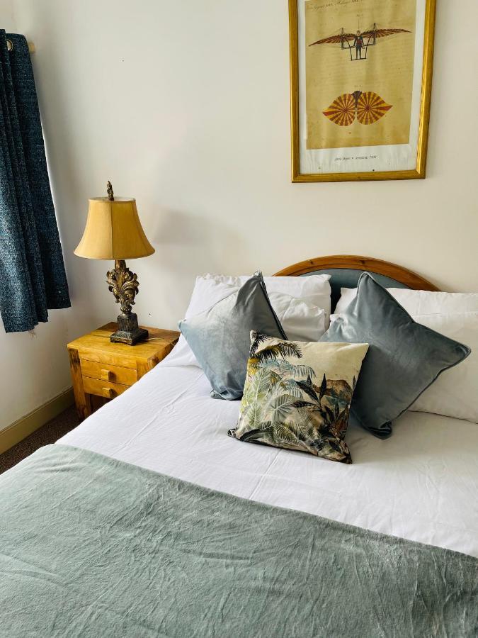 Alexander House Apartamento Corsham Exterior foto